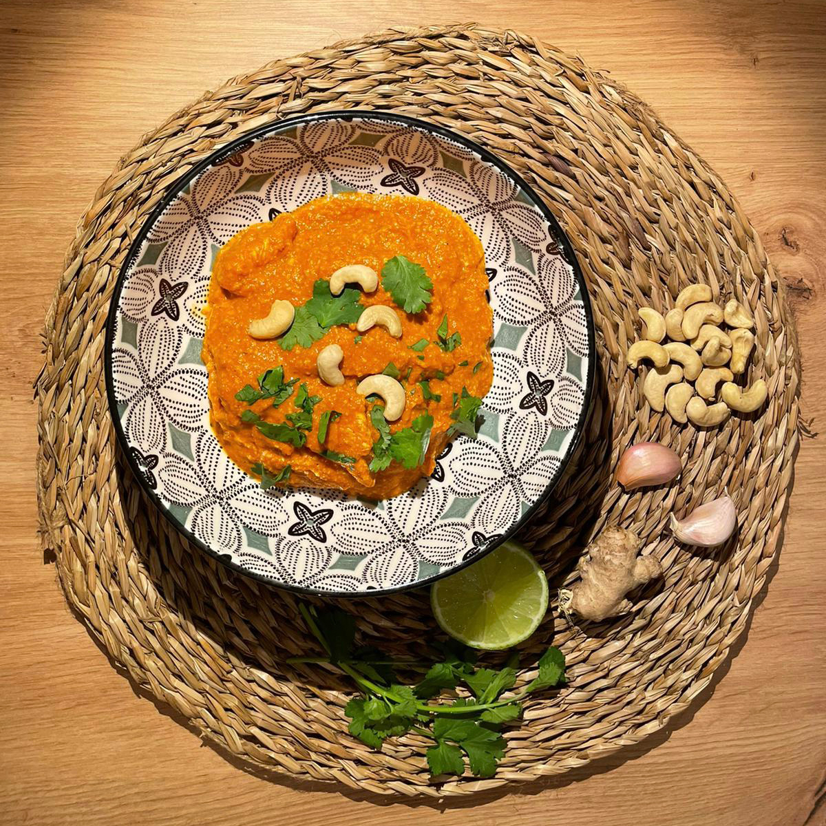 Curryhähnchen mit Cashewnüssen - Gesondbleiwen by CMCM